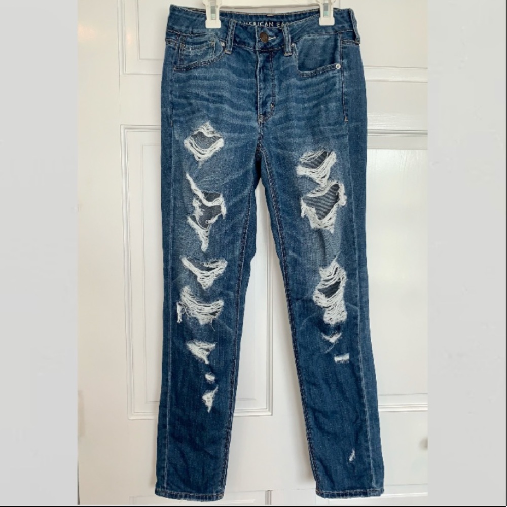 American Eagle Ripped Tomgirl Jeans
